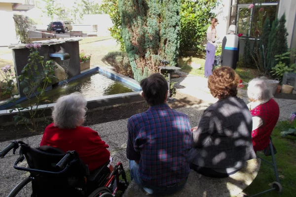 Prêt de jardin dans une maison de retraite à Courbevoie