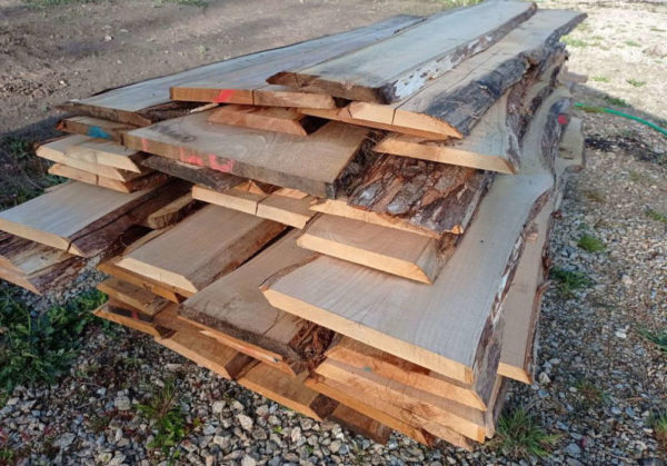 Planches en bois en vrac